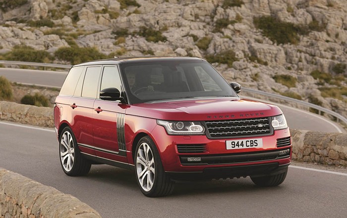  Range Rover 2017 SV Autobiography là phiên bản cao cấp từ bộ phận SVO – Special Vehicle Operations của Jaguar Land Rover. Với mẫu mới, SV Autobiography Dynamic được bộ phận SVO phát triển, tập trung vào cải thiện sức mạnh hiệu năng on-road cho Range Rover.